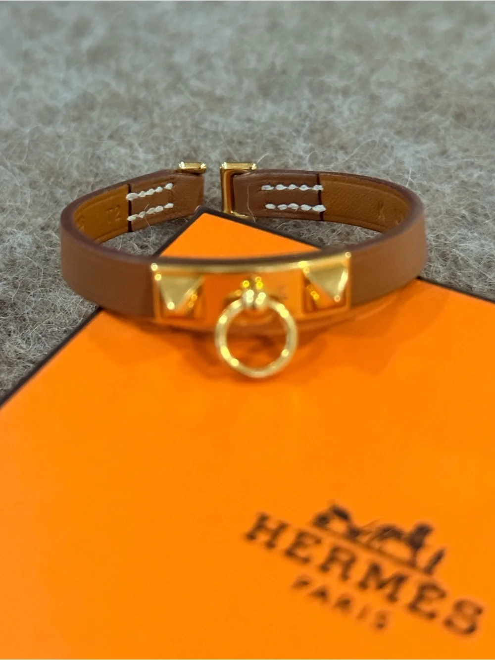 Hermes Rivale Mini Leather Bracelet with Gold Hardware - Picture 5 of 7